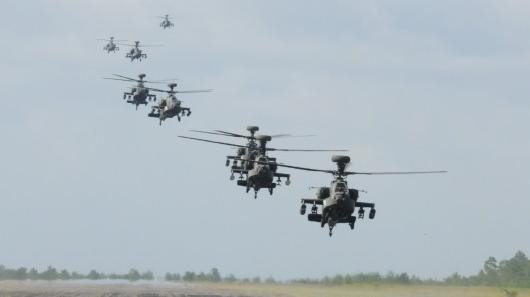 Máy bay trực thăng tấn công AH-64D Apache